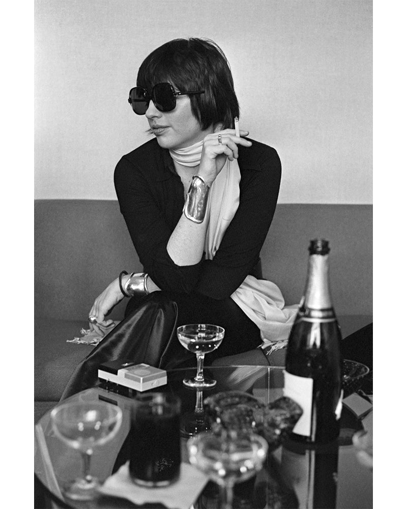 Liza Minnelli smoking during an interview, 1974