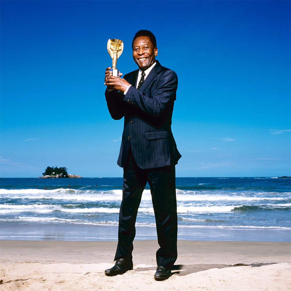Pelé holding the World Cup Trophy, 2013