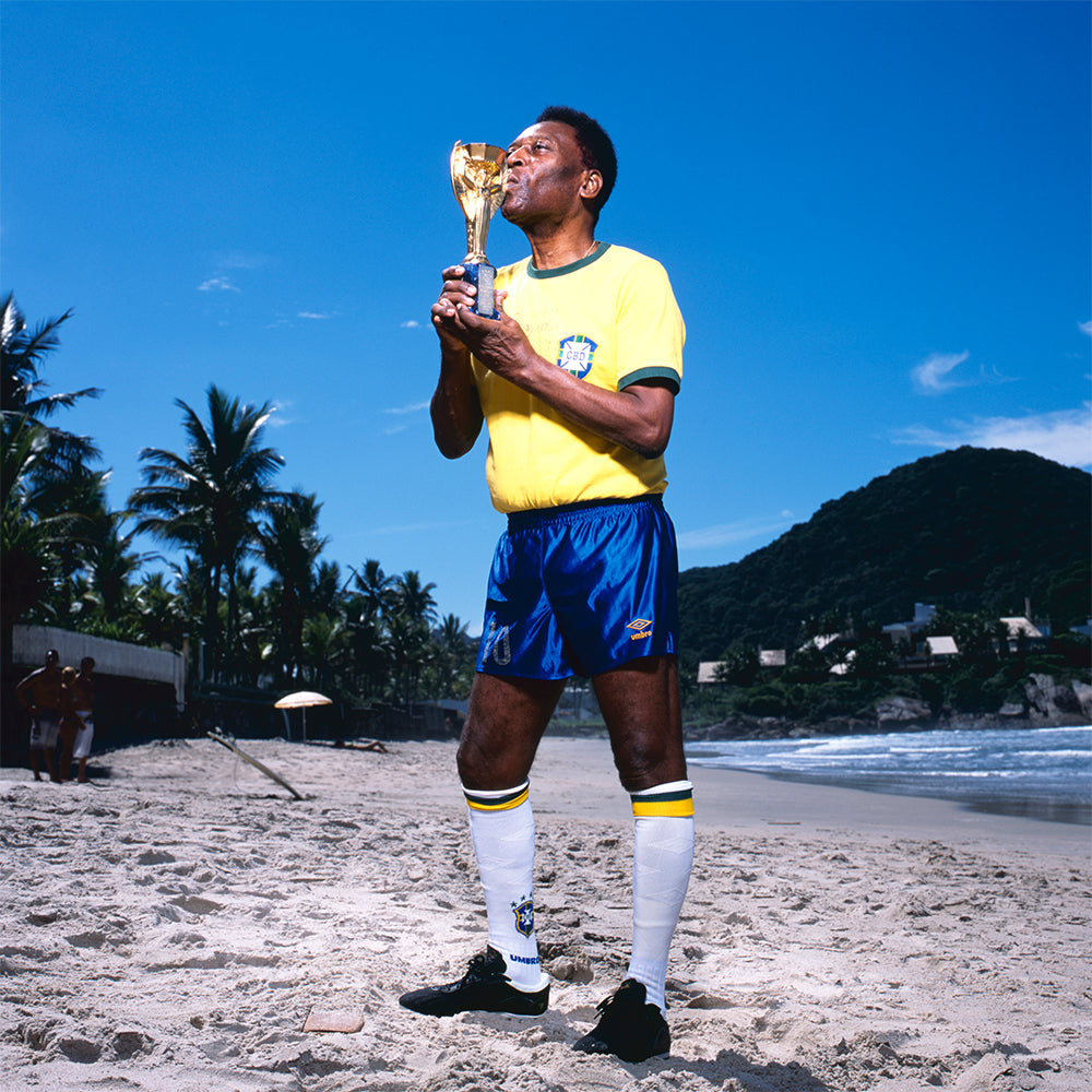 Pelé kissing the World Cup Trophy, 2013